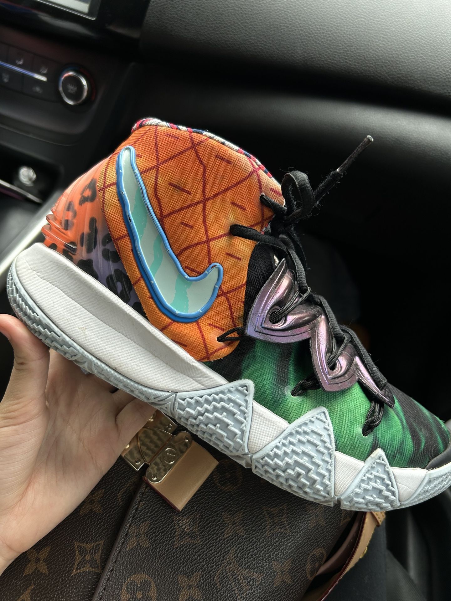 Kyries Size 8.5 Men