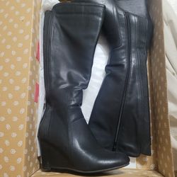 Boots With Wedge Heel