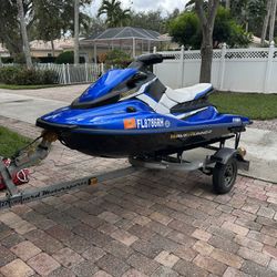 Like new Yamaha Waverunner EX Deluxe 