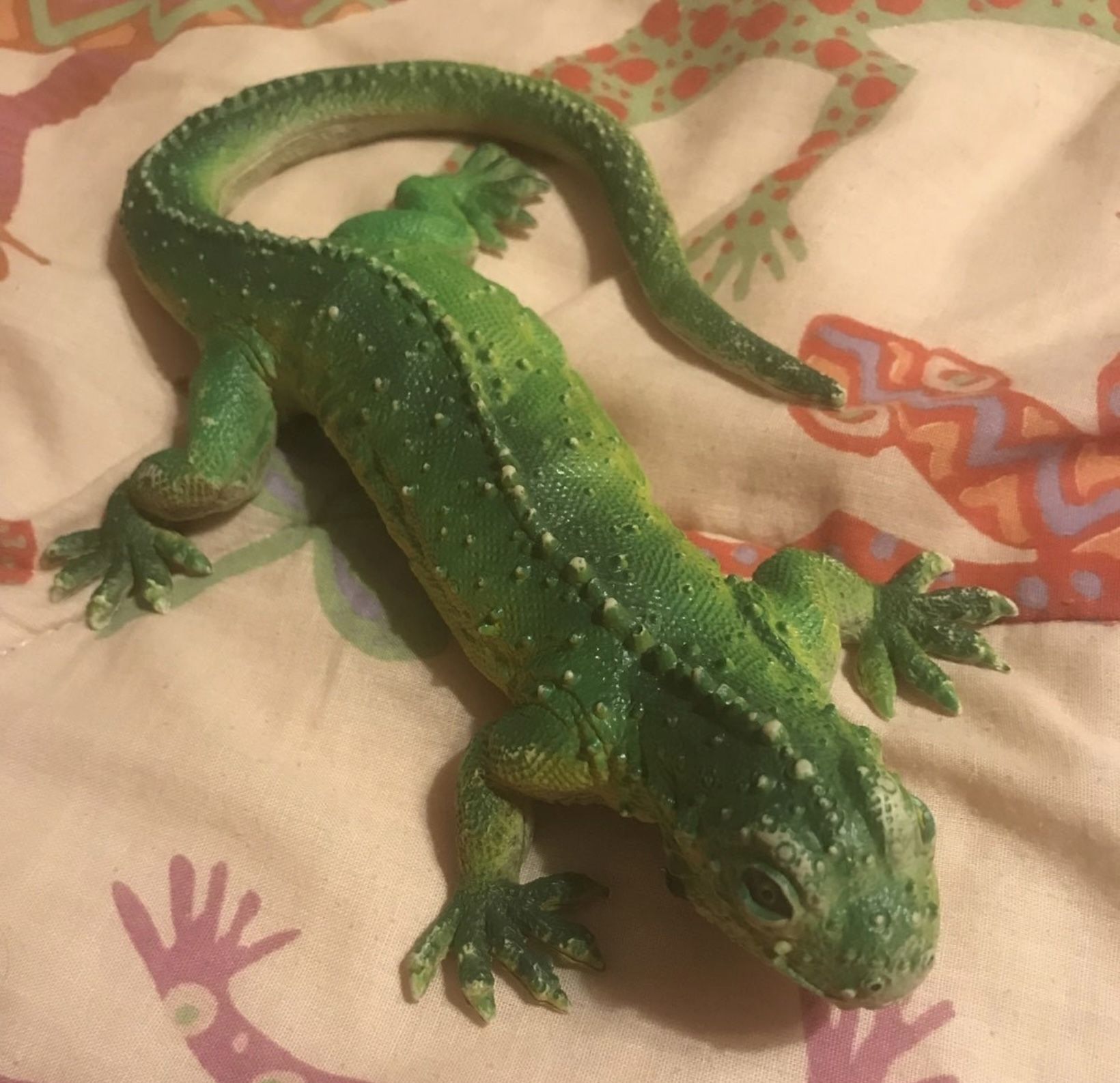 Iguana rubber lizard toy