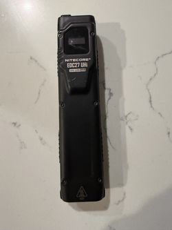 Nitecore EDC27 UHi LED Flashlight everyday carry