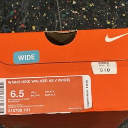 Nike Women’s Walker AS 5 (Wide) White Athletic Gym Shoes BRAND NEW NEVER WORN