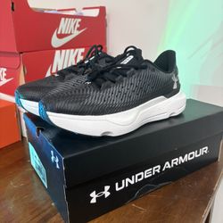Under Armour Infinite Pros Black/White – Brand New in Box 