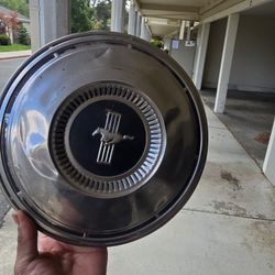 1968 Mustang Hubcups 