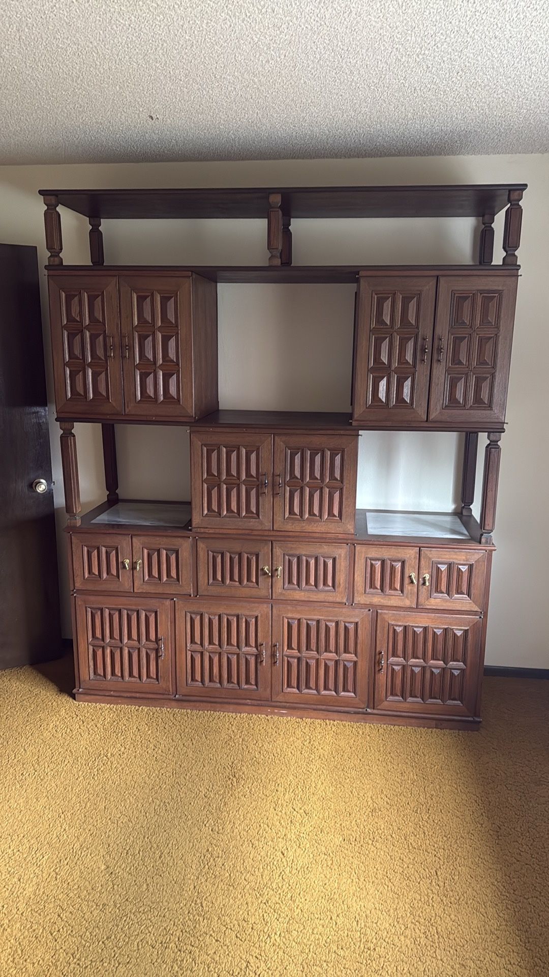 Large Hutch With Shelves