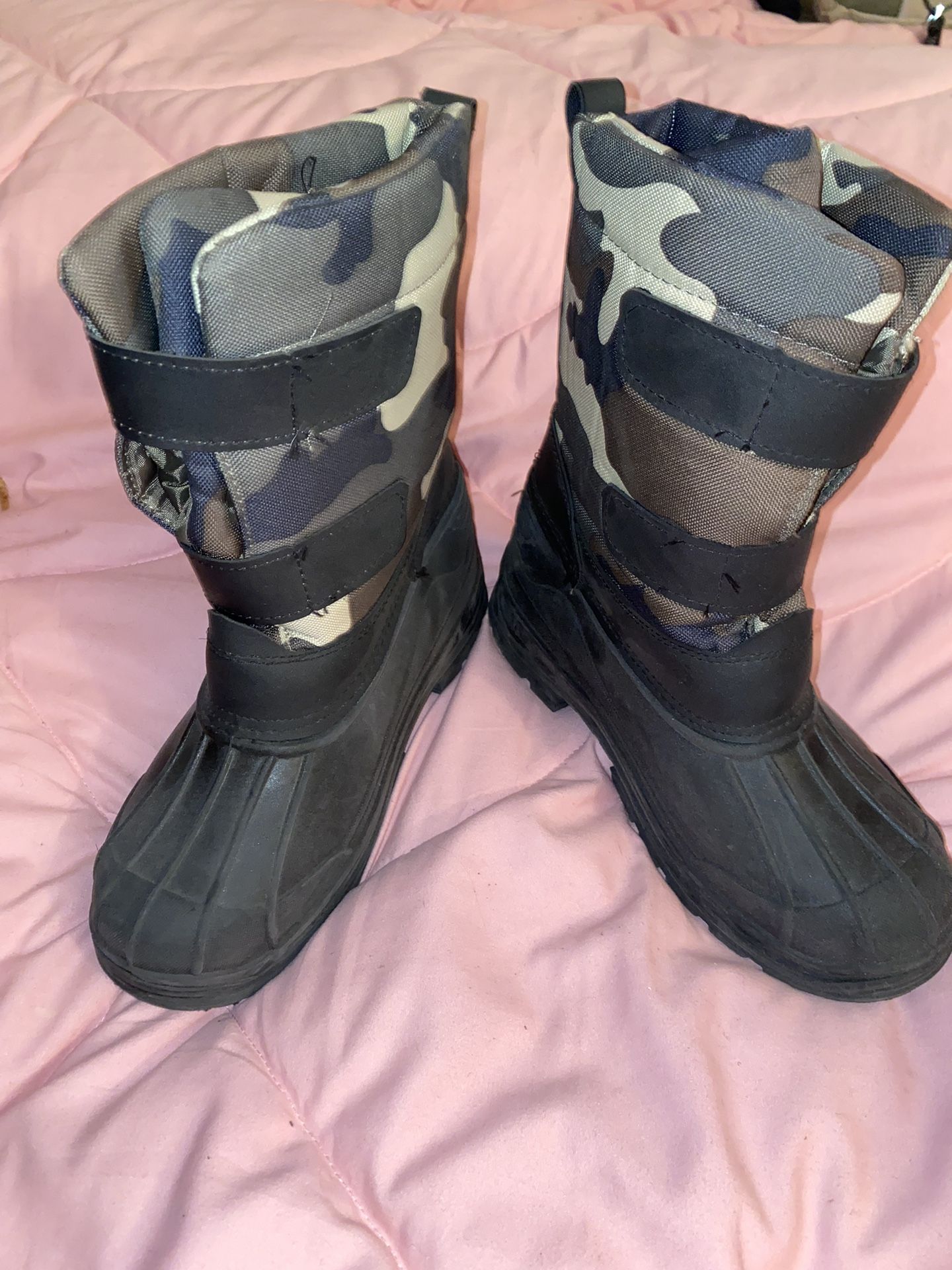 Snow Boots Size 4