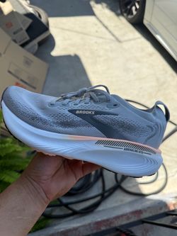 Brooks women’s