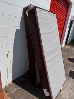 Used King sized Comfortpedic Beautyrest mattress set