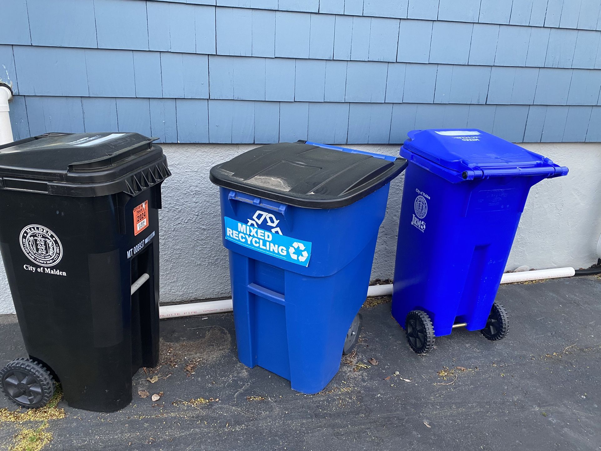 Malden City Trash And Recycling Cart $20Each
