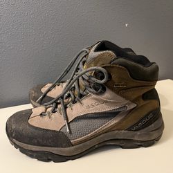 Women’s Vasque Hiking Boots - Size 9M
