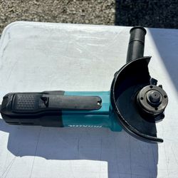 MAKITA 4 1/2” GRINDER