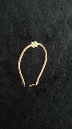 Gold filled bracelet with Moissanite