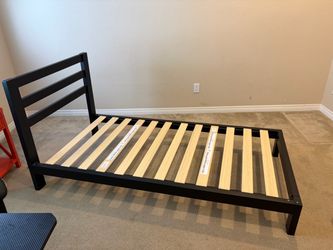 Bed frame - Twin