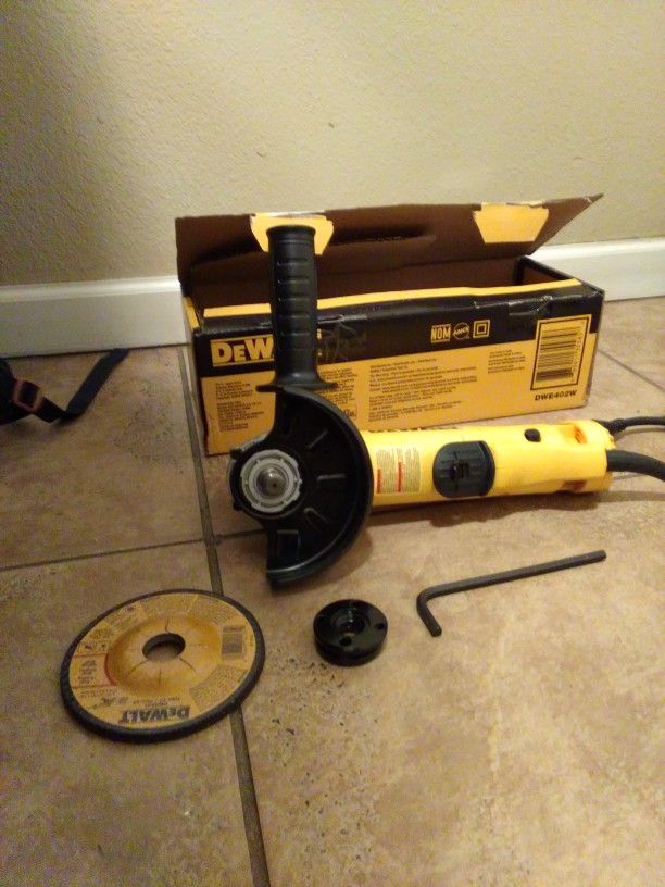 DeWalt  Grinder