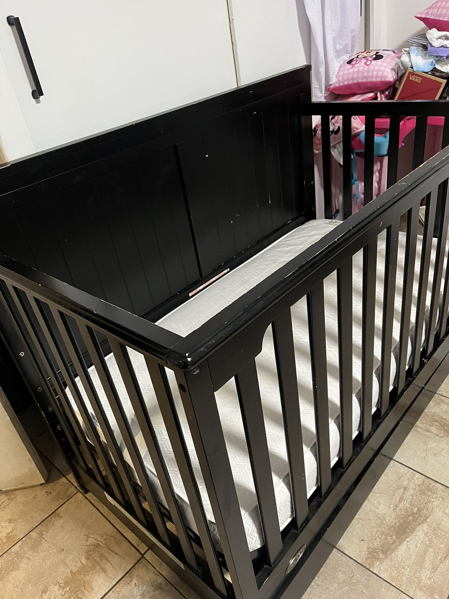 Black Crib