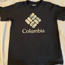 Women’s Size S Columbia Shirt