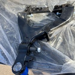  Front Lower Control Arm, Sway Bar Link, Compatible With Chevrolet GMC Buick Isuzu Saab Oldsmobile 04 to 07