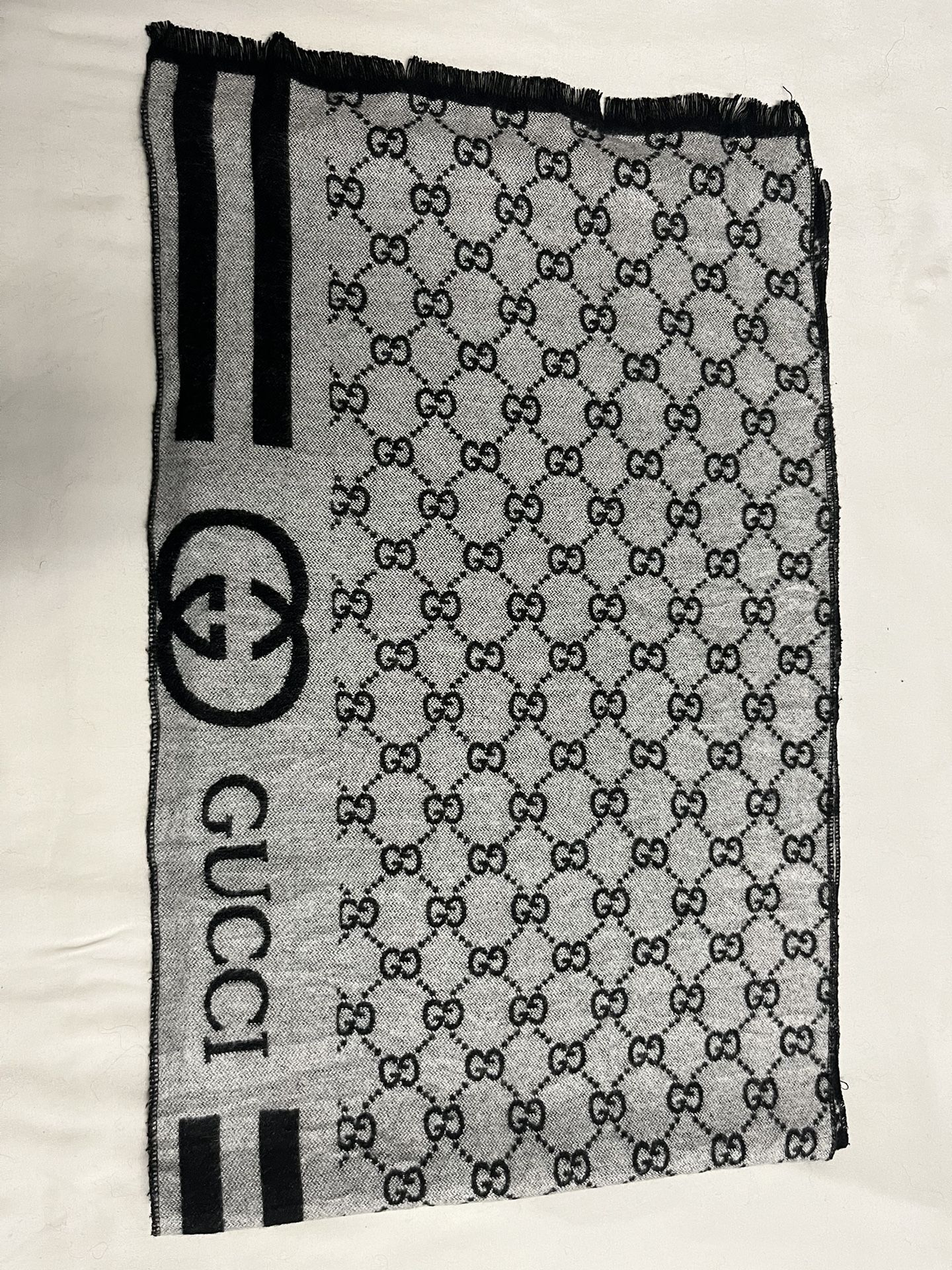 Gucci Wool Scarf Two Toned 