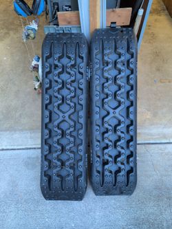 Off-Road Vehicle Recovery Traction Boards – Pair