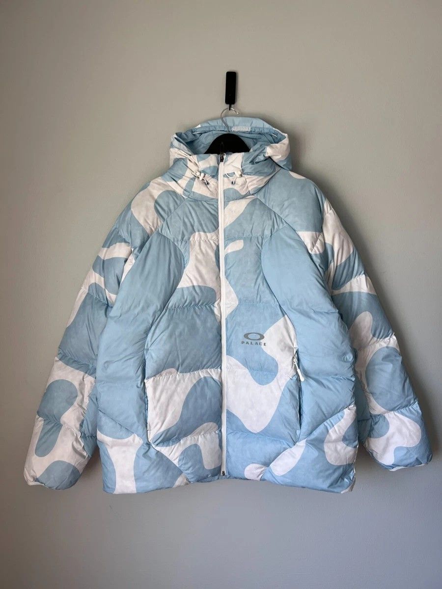Oakley x Palace Skateboards Puffa Jacket - Size M - Blue Cloud - NEW
