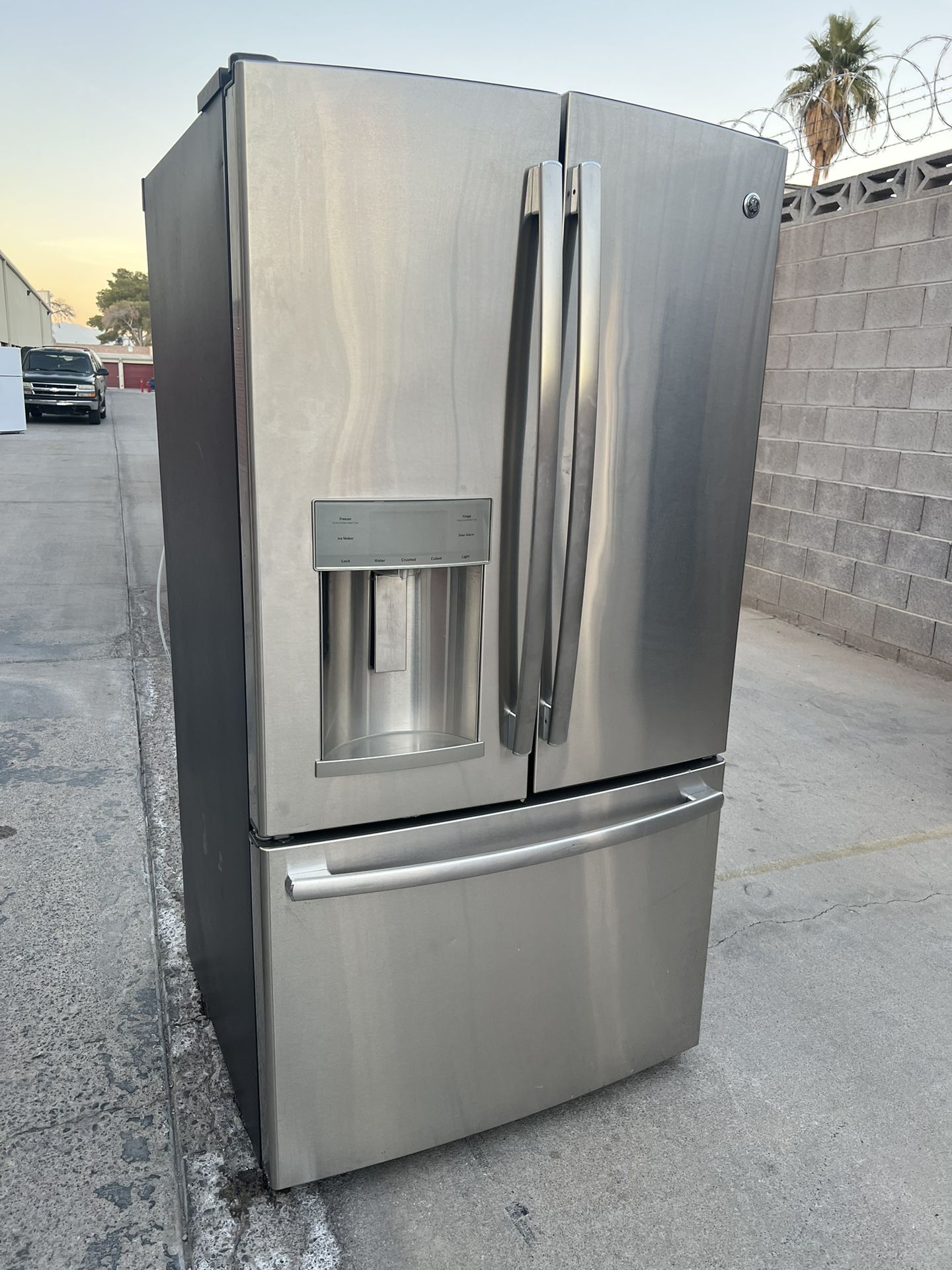 GE REFRIGERATOR