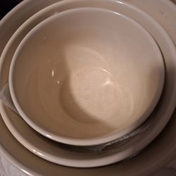 CALPHALON THREE MIXING BOWLS