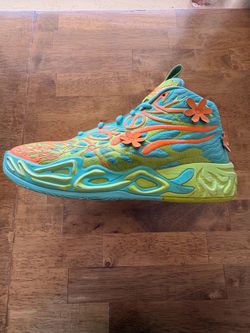Lamelo Ball basketball shoes size 8.5 US
