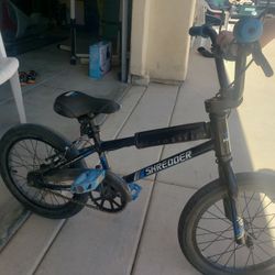 Kids HARO Shredder Bike