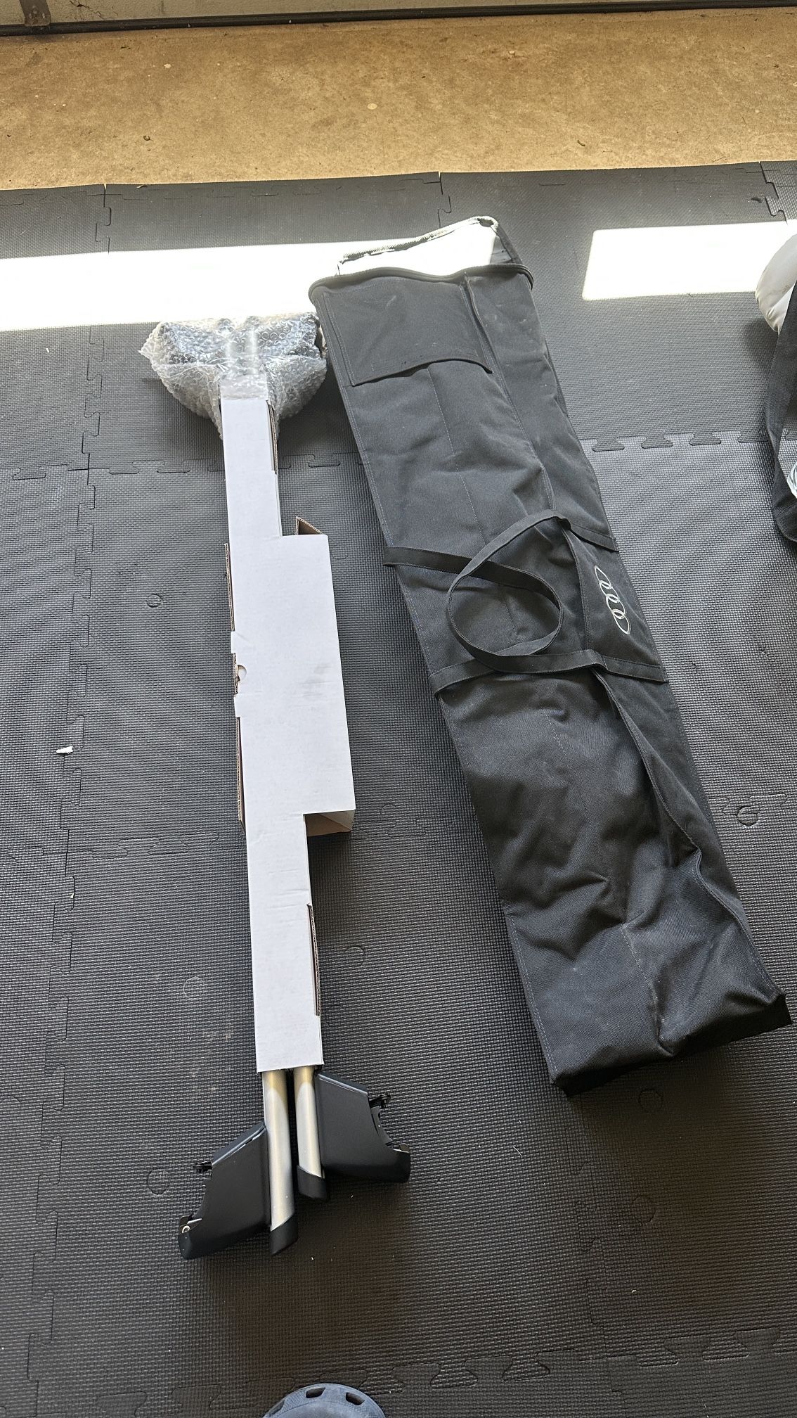 Audi Q8 roof cross bar with case 2019-2024