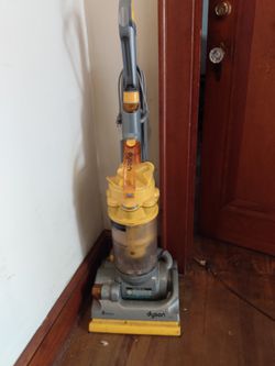 Dyson DC14 All Floors Vacuum Cleaner w/Attachments WORKS for Sale in New CT -