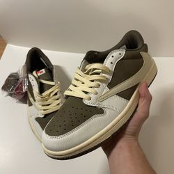 Travis Scott Jordan 1 Low Reverse Mochas 