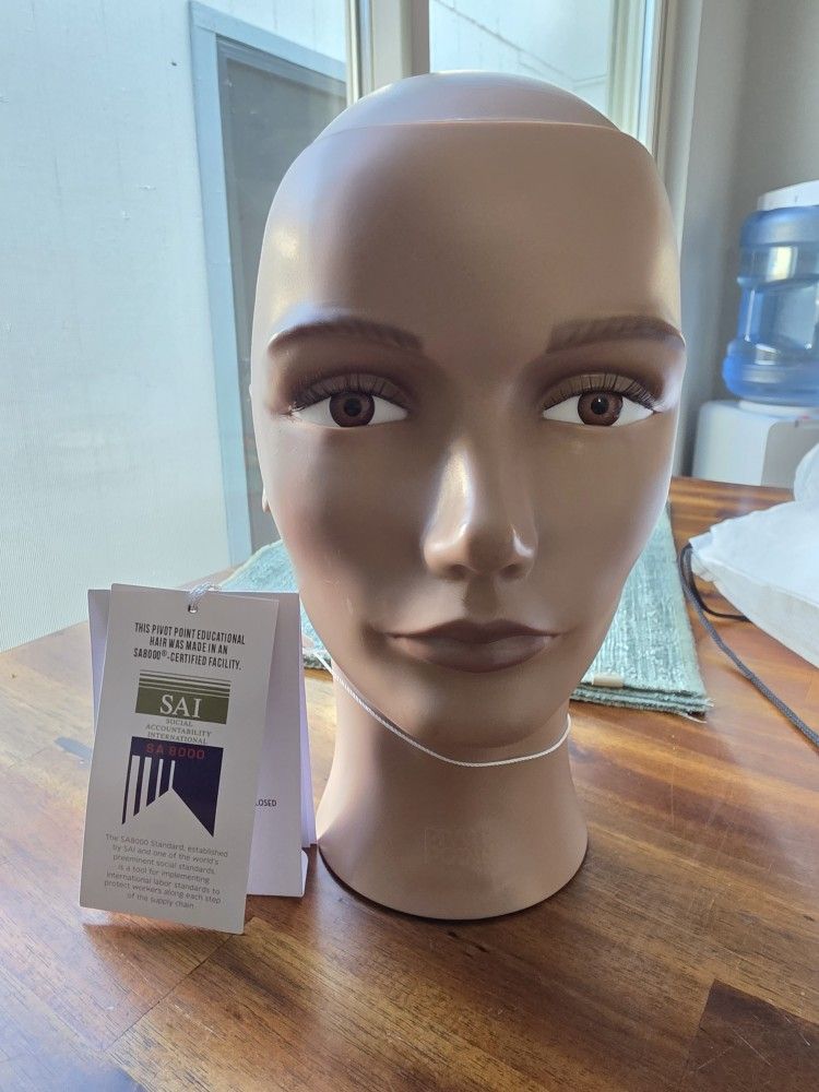 Pivot Point Human Hair Maniquin