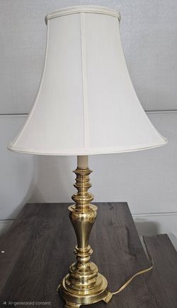Classic Table Lamp With Crwam Shade 26"
