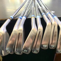 TaylorMade 8 pc Irons Set: 4,5,6,7,8,9,P, A Nice!