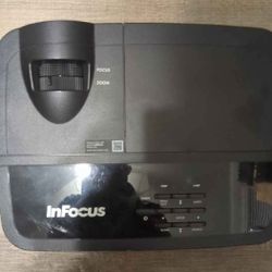 InFocus 2124a projector