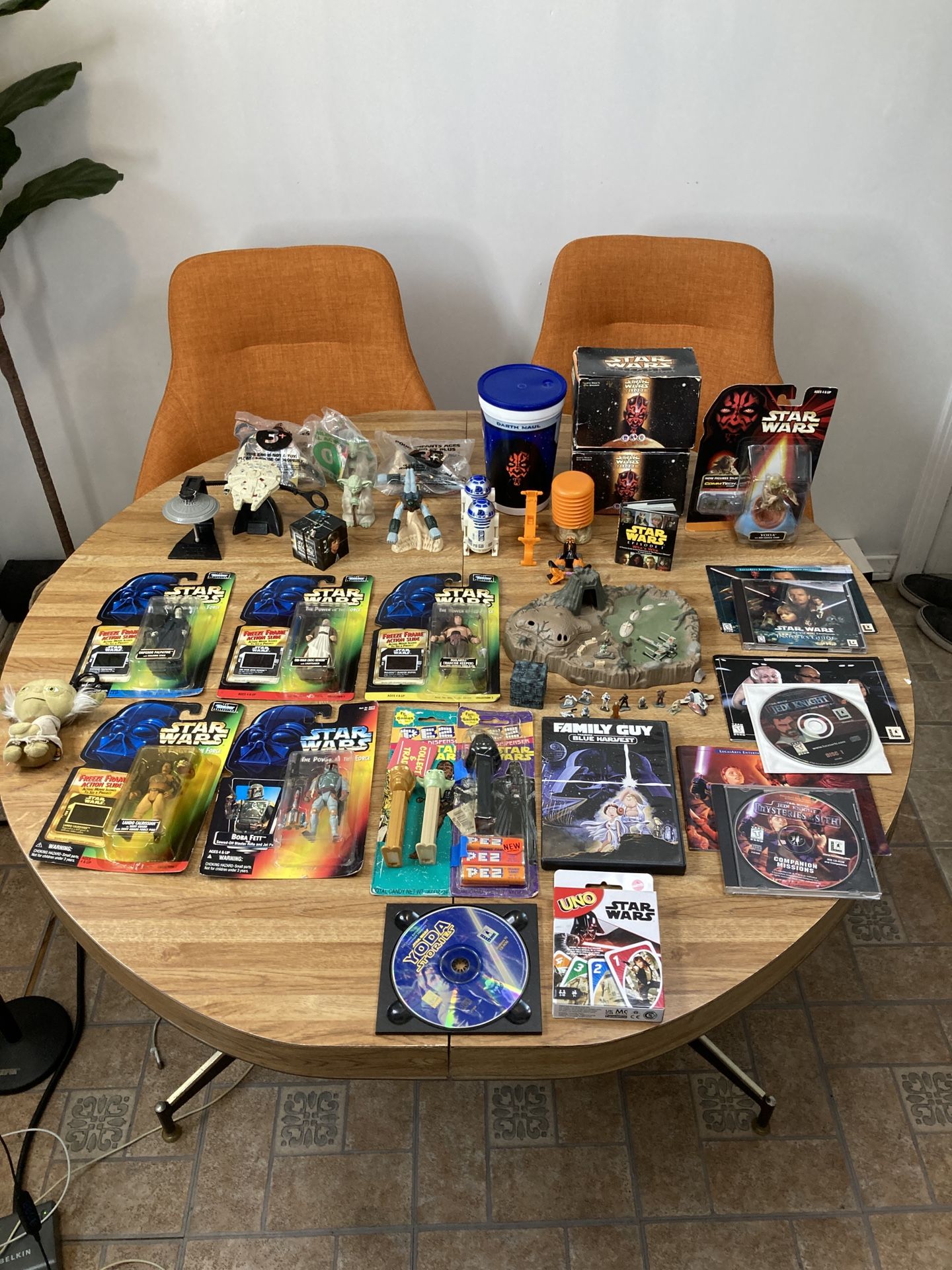 Huge vintage STAR WARS Action Figure & Collectible Collection Lot
