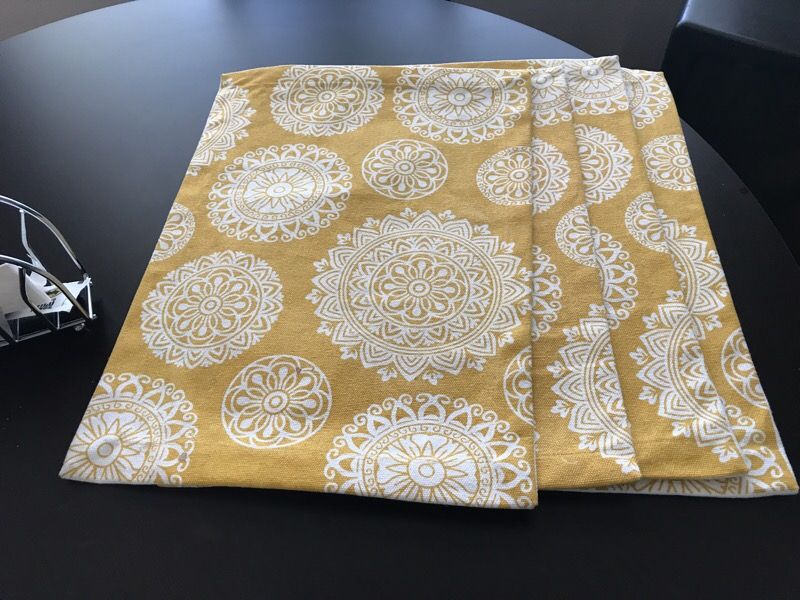 4 table mats