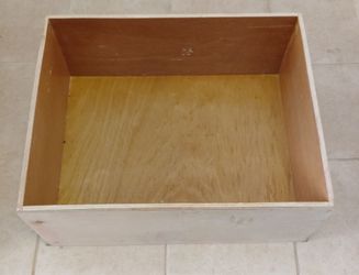 Sliding kitchen drawers with hardware