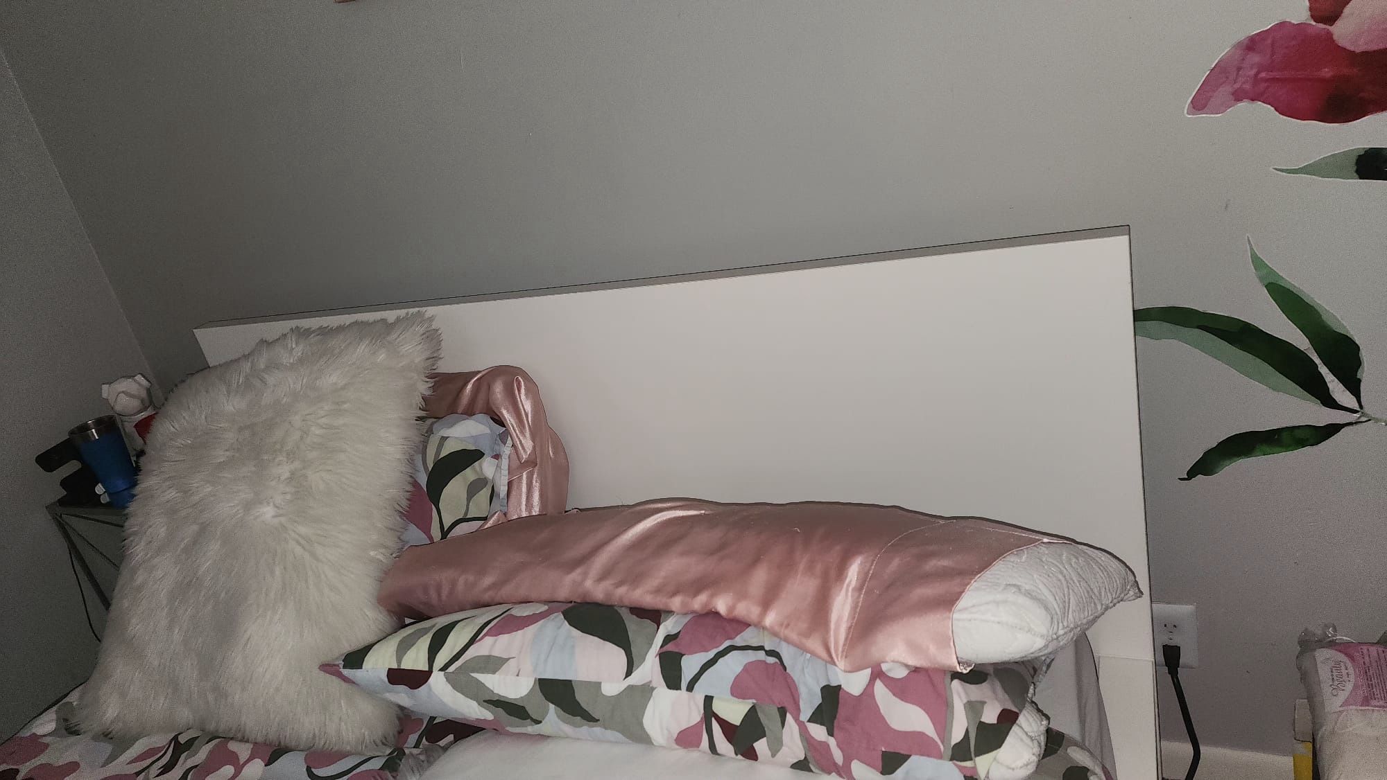 Bed Frame And Mattress It’s Queen Size I Speak Spanish And English 