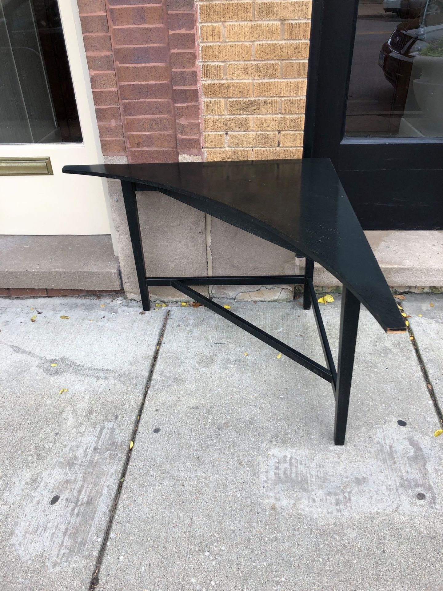 Corner table or desk