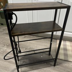 2 Side Tables