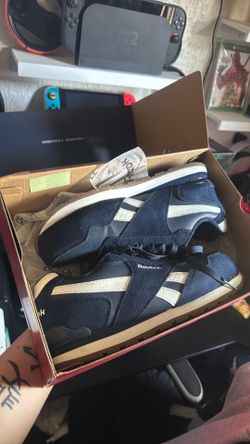 Men’s work shoes