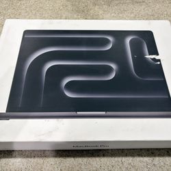 Excellent Condition Apple MacBook Pro 16” M3 Pro 18gb Ram 512gb AppleCare Plus!