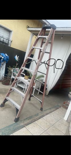 Excellent condition, 8 feet and more sizes available fiber glass Ladders 🪜