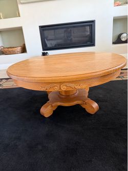Round pedestal coffee table