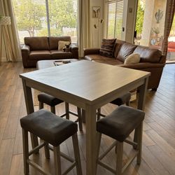 Classy, Stylish Dinner Table For All Occasions