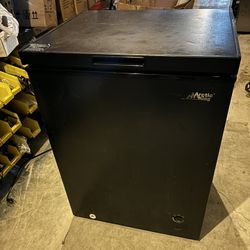 Arctic King Freezer Chest 