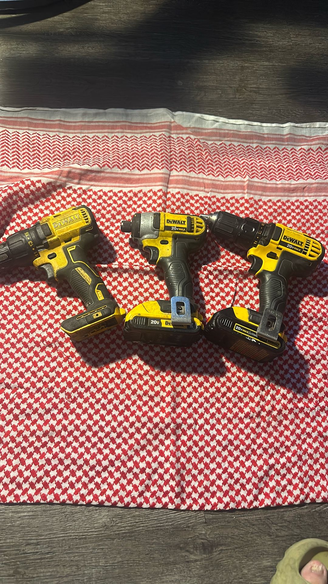 Three drills Dewalt 20 V