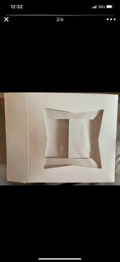 White Paperboard Window Bakery Box
