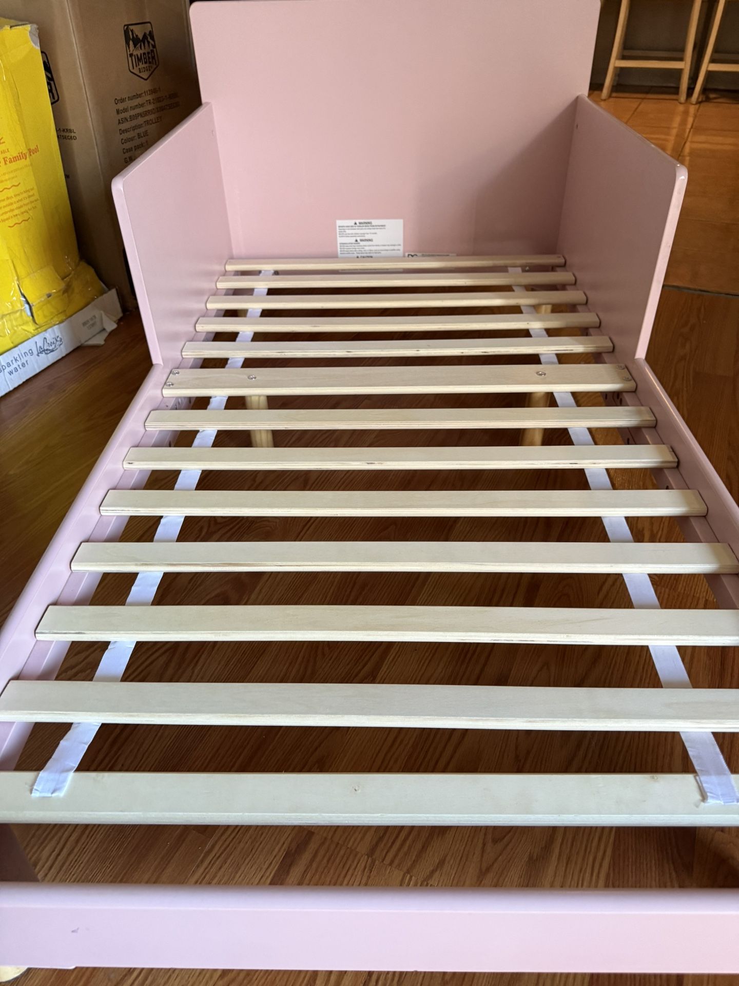 TODDLER BED